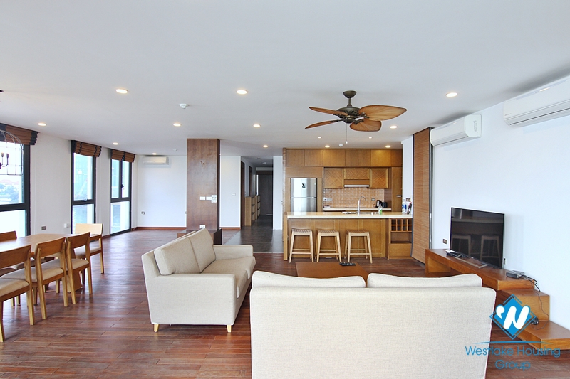 Spacious 3-bedroom apartment with lake view in Ho Tay